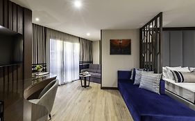 Aprilis Deluxe Hotel
